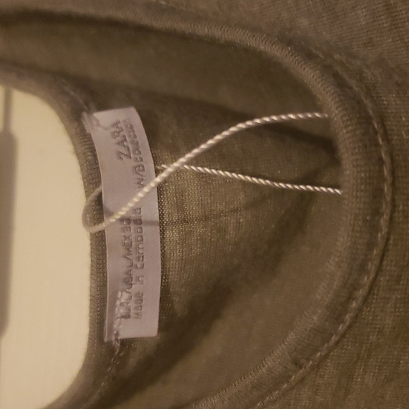 Zara gray peek a boo shoulder top - Picture 2 of 4